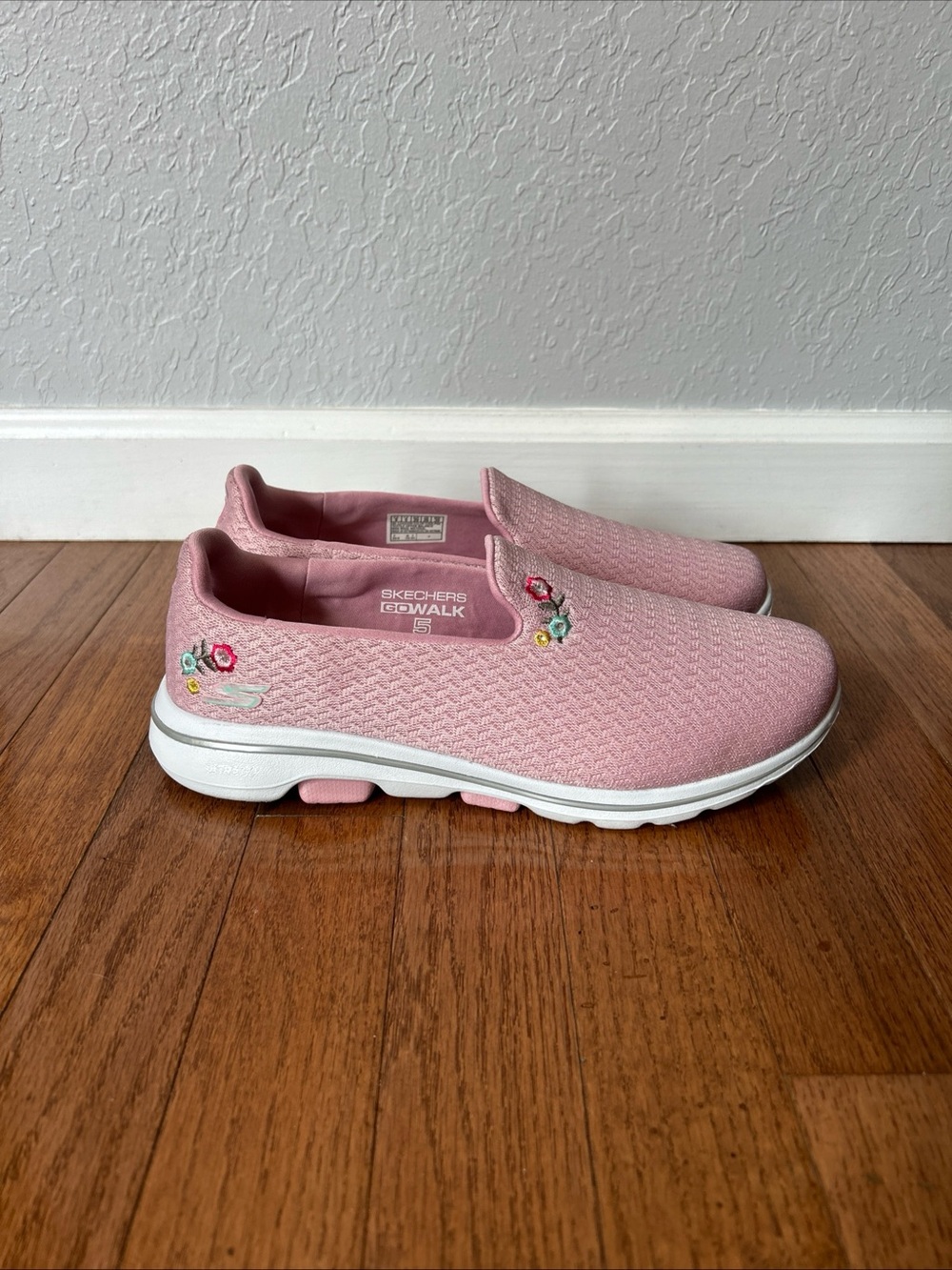 Skechers Go Walk 5 Walking Shoes Slip On Sneakers Women’s Size 9 Wide Pink - Picture 5 of 11